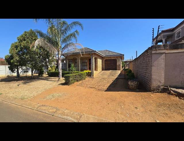 3 BEDROOM HOUSE FOR SALE IN LOUIS TRICHARDT